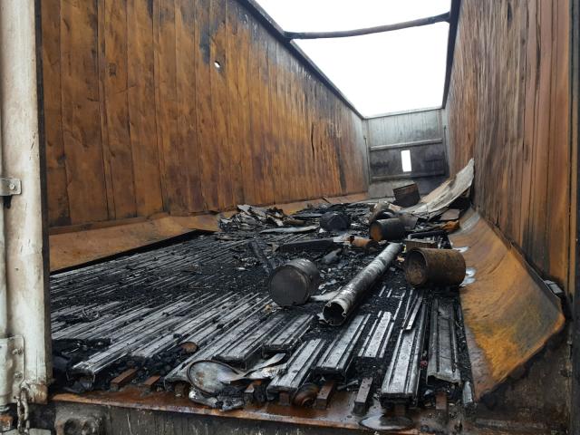 1S9H534082S026456 - 2002 UTILITY TRAILER BURN photo 6