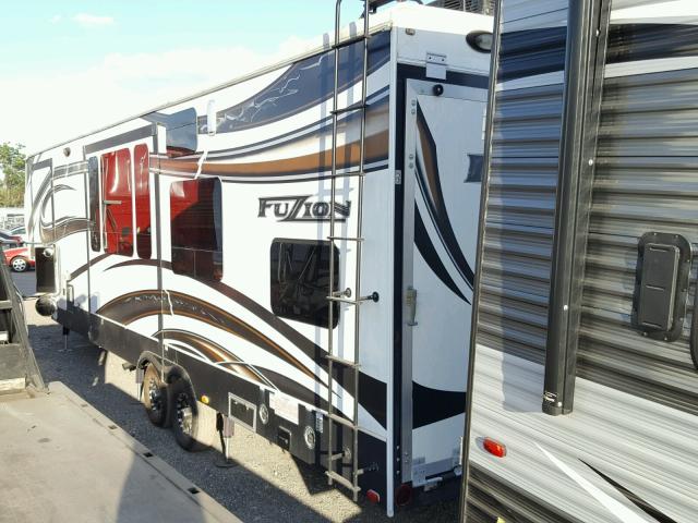 4YDF34228DF810998 - 2013 KEYSTONE FUZION WHITE photo 3