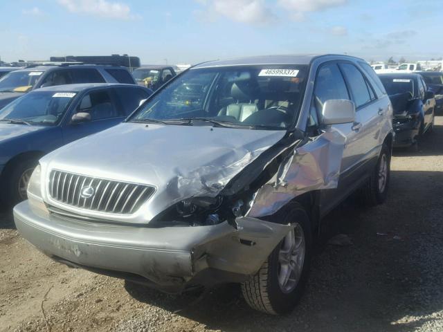 JT6HF10U4X0027312 - 1999 LEXUS RX 300 SILVER photo 2