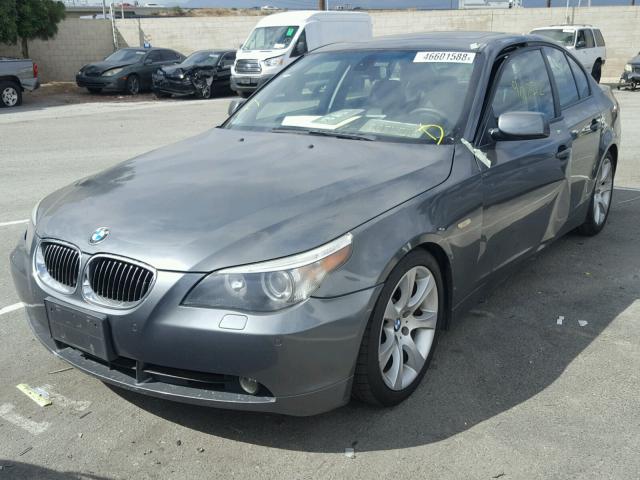 WBANB33575B089373 - 2005 BMW 545 I GRAY photo 2