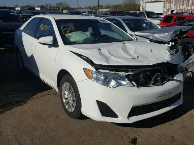 4T4BF1FK0ER438640 - 2014 TOYOTA CAMRY L WHITE photo 1