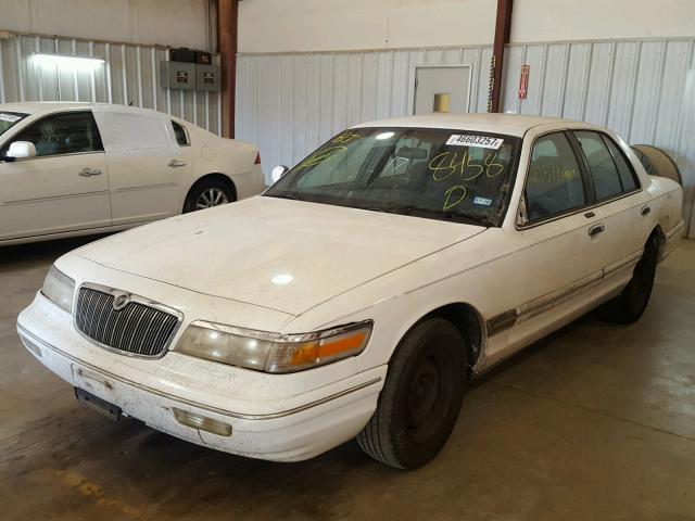 2MELM74WXVX688458 - 1997 MERCURY GRAND MARQ WHITE photo 2