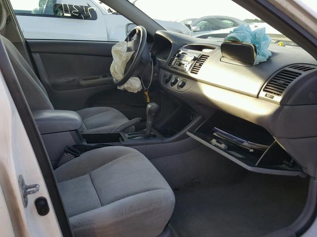 4T1BE32K13U258059 - 2003 TOYOTA CAMRY LE 白色 照片 5
