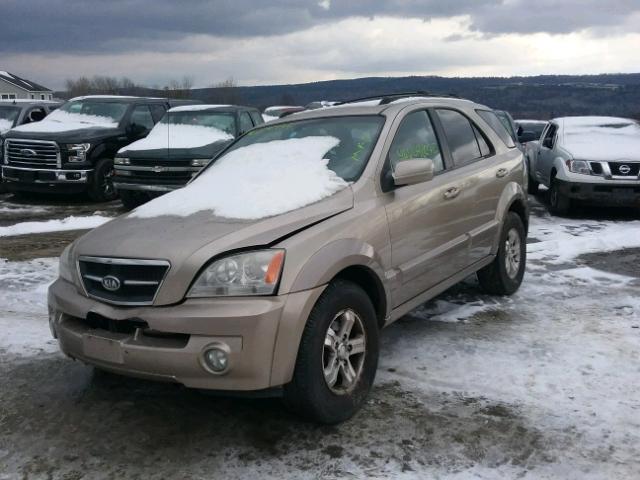 KNDJD733X65643670 - 2006 KIA SORENTO EX GOLD photo 2