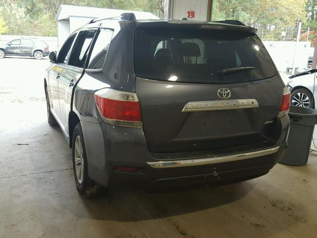 5TDBK3EH4DS224247 - 2013 TOYOTA HIGHLANDER GRAY photo 3