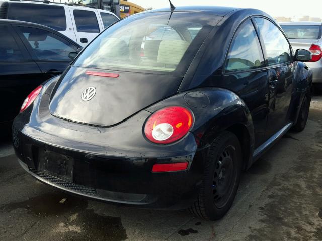 3VWPG3AG6AM035905 - 2010 VOLKSWAGEN NEW BEETLE BLACK photo 4