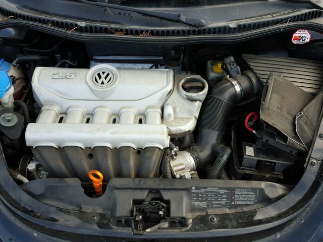 3VWPG3AG6AM035905 - 2010 VOLKSWAGEN NEW BEETLE 黑色 照片 7