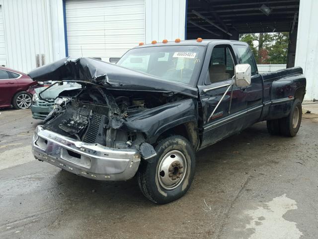 3B7MC33C5TM109569 - 1996 DODGE RAM 3500 BLACK photo 2