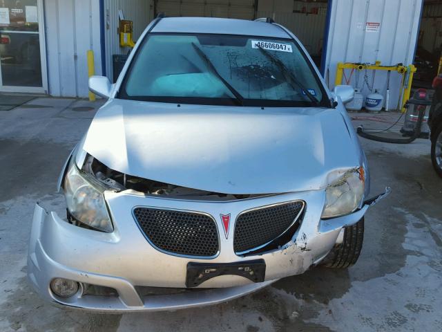 5Y2SL63835Z401582 - 2005 PONTIAC VIBE SILVER photo 9