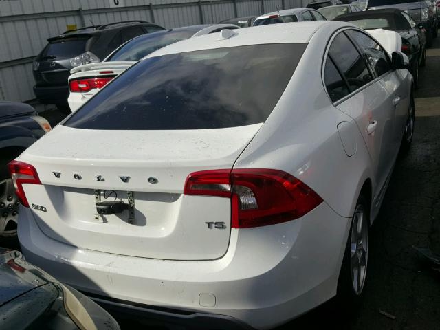 YV1622FS5C2031594 - 2012 VOLVO S60 T5 WHITE photo 4