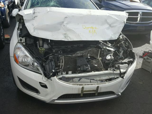 YV1622FS5C2031594 - 2012 VOLVO S60 T5 WHITE photo 9