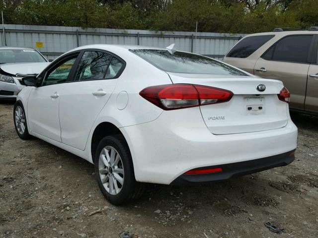 3KPFL4A73HE066520 - 2017 KIA FORTE LX WHITE photo 3