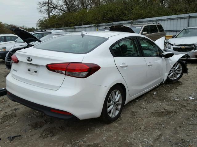 3KPFL4A73HE066520 - 2017 KIA FORTE LX WHITE photo 4