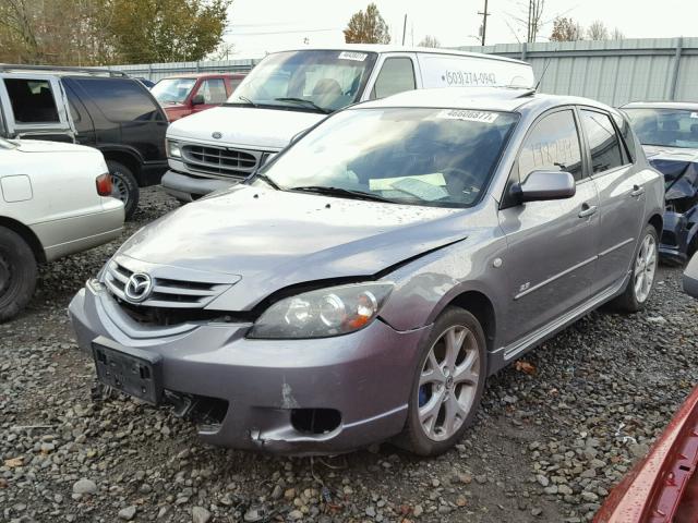 JM1BK343561434586 - 2006 MAZDA 3 HATCHBAC GRAY photo 2