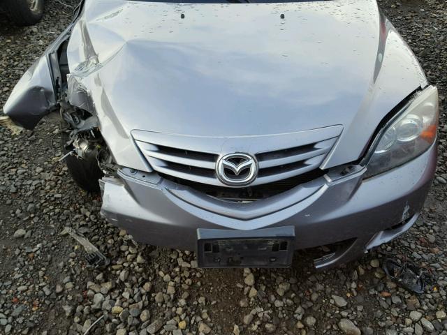 JM1BK343561434586 - 2006 MAZDA 3 HATCHBAC GRAY photo 7