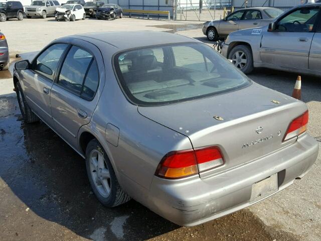 JN1CA21D6XT207012 - 1999 NISSAN MAXIMA GLE SILVER photo 3