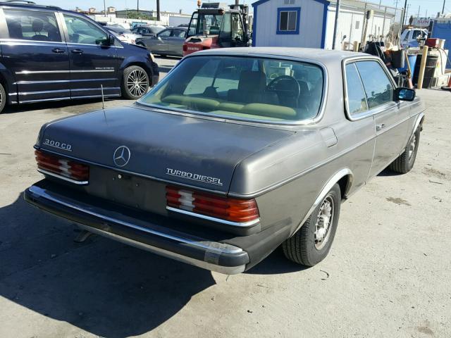 WDBAB53A2FA251653 - 1985 MERCEDES-BENZ 300 CDT GRAY photo 4