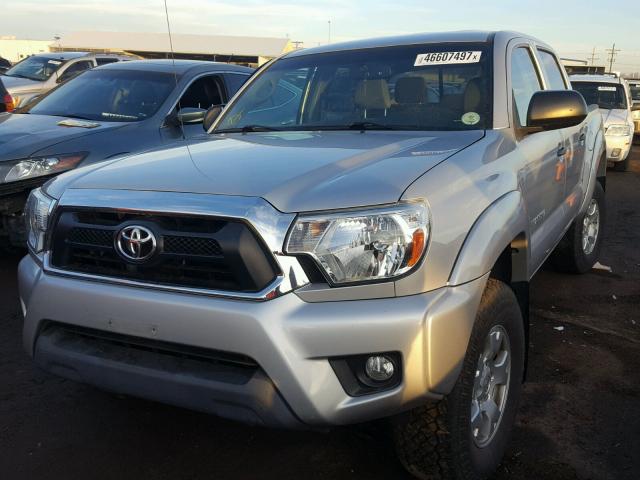 3TMLU4EN5CM083519 - 2012 TOYOTA TACOMA DOU SILVER photo 2