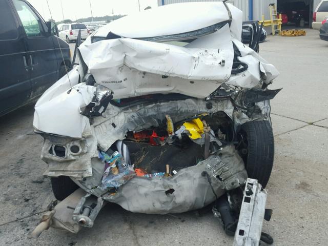 1FAFP53U04A107959 - 2004 FORD TAURUS SE WHITE photo 9