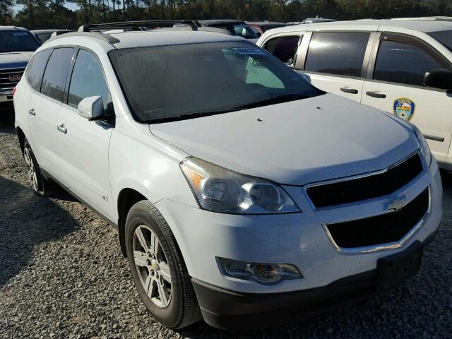 1GNLRGED6AS133625 - 2010 CHEVROLET TRAVERSE L WHITE photo 1