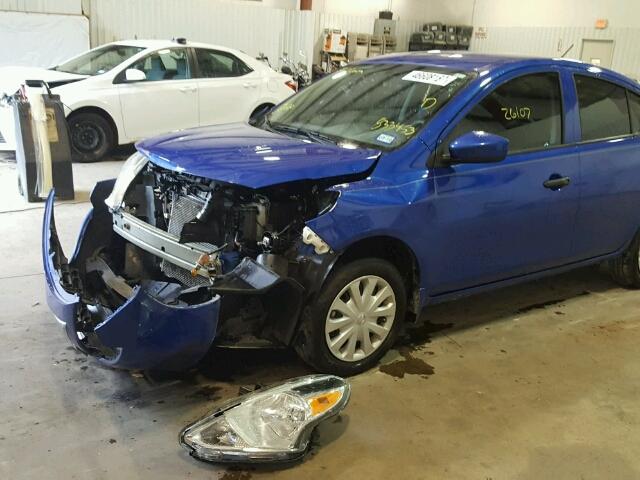 3N1CN7AP8HL833453 - 2017 NISSAN VERSA S BLUE photo 9