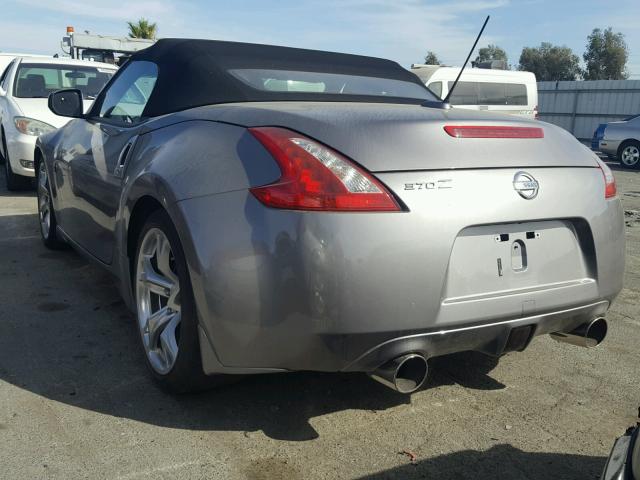 JN1AZ4FH2AM304345 - 2010 NISSAN 370Z SILVER photo 3