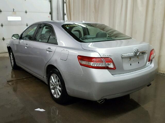 4T1BK3EK7BU132162 - 2011 TOYOTA CAMRY SE SILVER photo 3