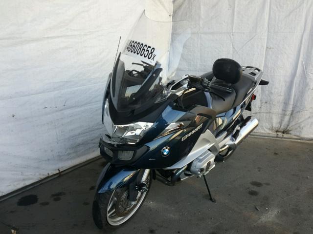 WB1044002DZW22027 - 2013 BMW R1200 RT BLUE photo 2