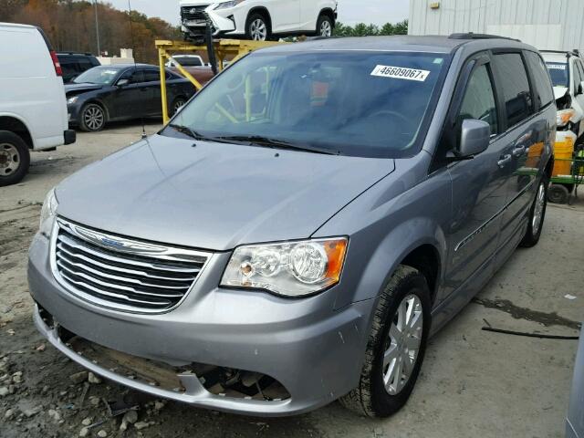 2C4RC1BGXFR534801 - 2015 CHRYSLER TOWN & COU SILVER photo 2