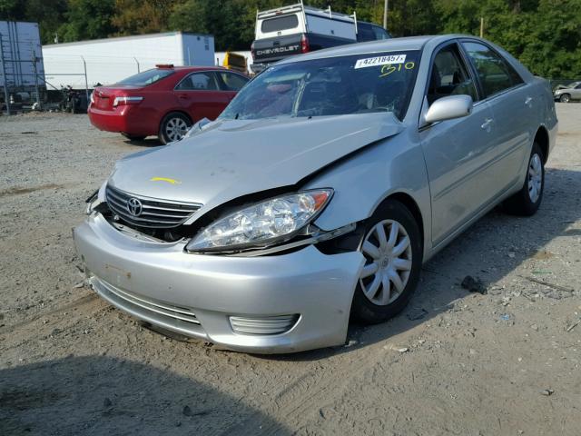 JTDBE30K363057068 - 2006 TOYOTA CAMRY LE 银色 照片 2