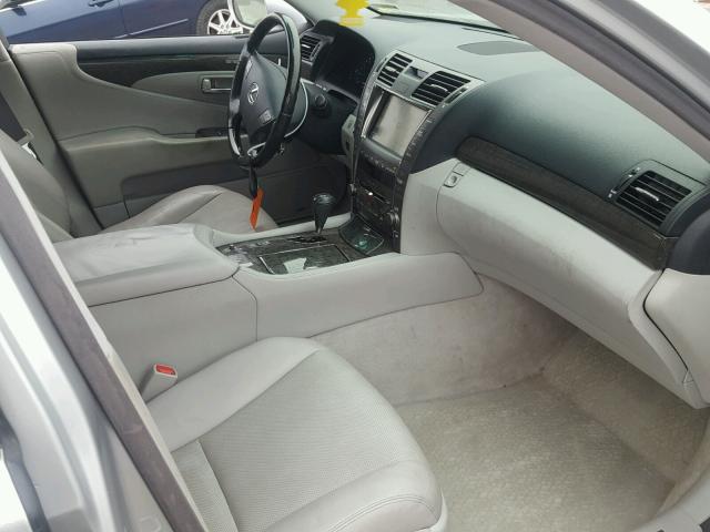 JTHBL46F585074109 - 2008 LEXUS LS 460 SILVER photo 5