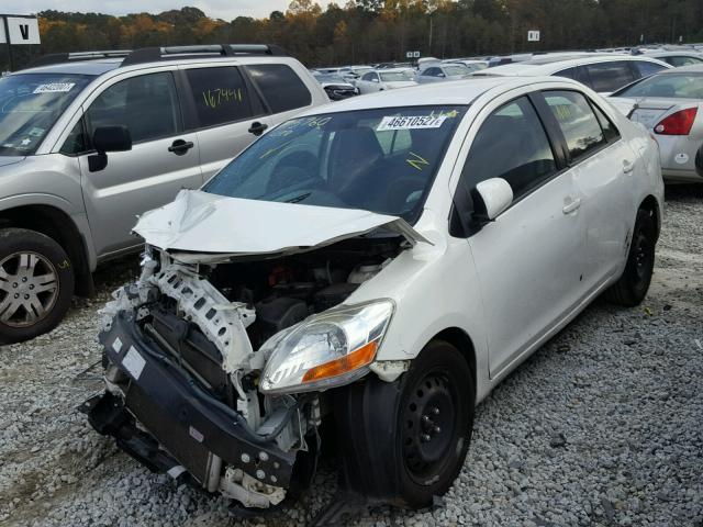 JTDBT4K32A1388584 - 2010 TOYOTA YARIS WHITE photo 2