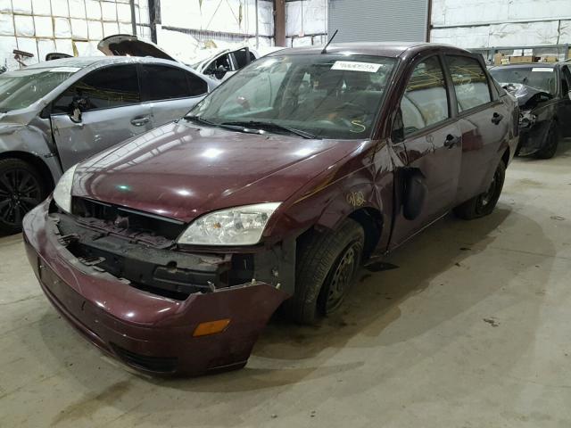 1FAFP34N46W102393 - 2006 FORD FOCUS ZX4 RED photo 2