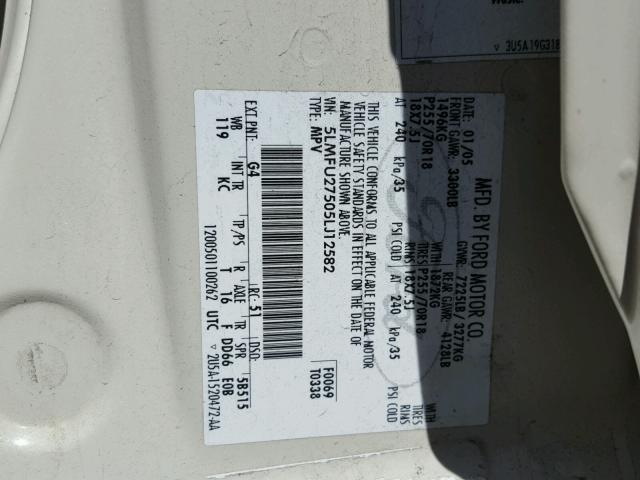 5LMFU27505LJ12582 - 2005 LINCOLN NAVIGATOR Biały zdjęcie 10