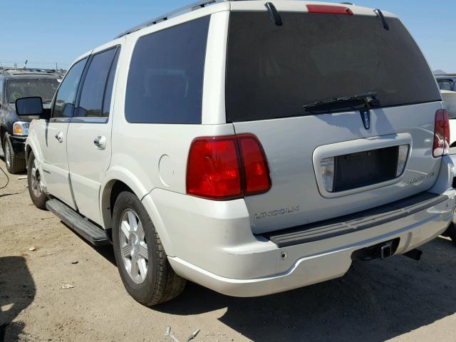 5LMFU27505LJ12582 - 2005 LINCOLN NAVIGATOR Biały zdjęcie 3