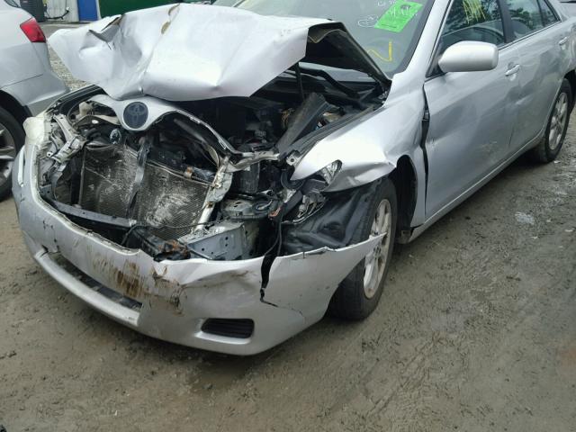 4T1BF3EK1AU549375 - 2010 TOYOTA CAMRY BASE SILVER photo 9
