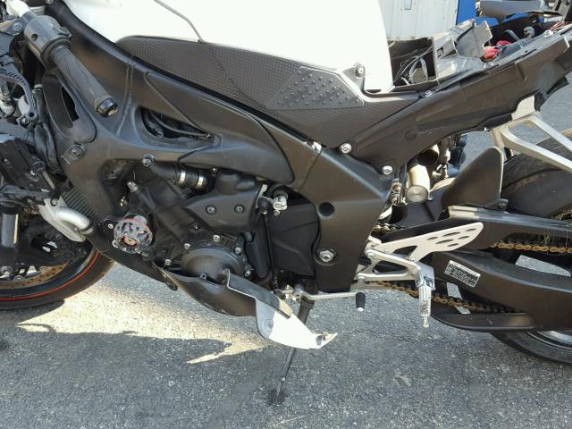 JYARN23E7AA006798 - 2010 YAMAHA YZFR1 TWO TONE photo 7