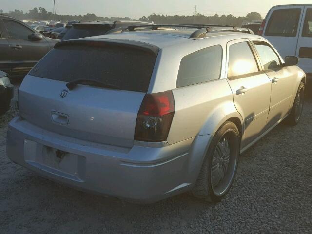 2D8FV48VX5H621995 - 2005 DODGE MAGNUM SXT SILVER photo 4