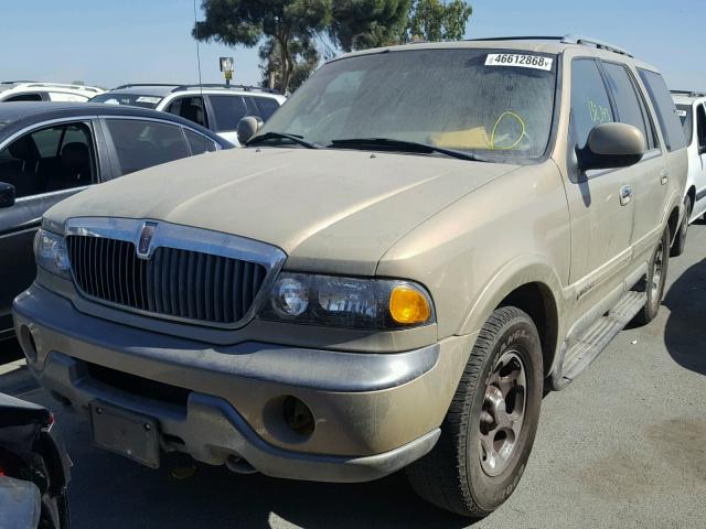 5LMPU28L2WLJ55355 - 1998 LINCOLN NAVIGATOR BEIGE photo 2