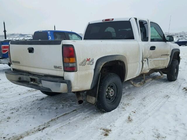 1GTHK29UX6E153690 - 2006 GMC SIERRA K25 WHITE photo 4