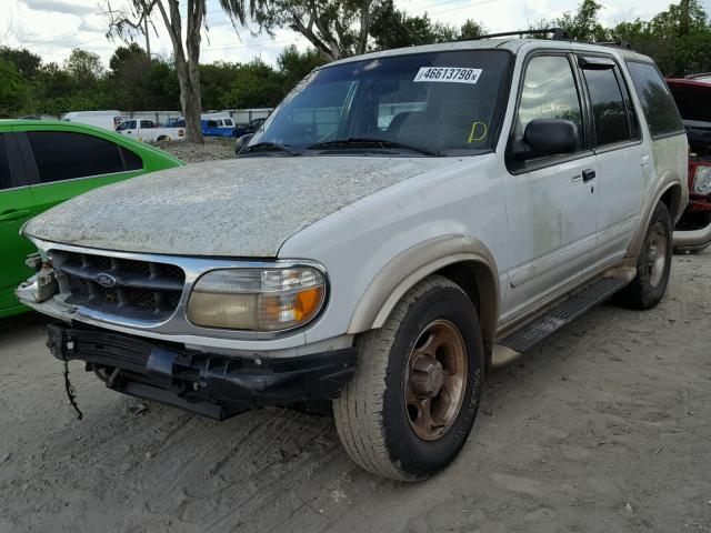 1FMZU74E3YUB81685 - 2000 FORD EXPLORER E WHITE photo 2