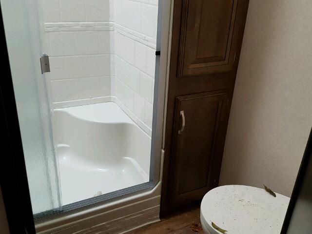 4X4TSMR25JM025483 - 2018 TRAIL KING FOREST RIV BROWN photo 5