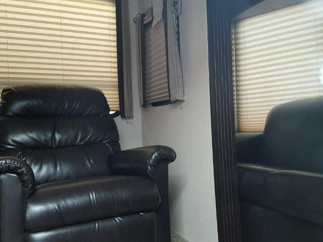 4X4TSMR25JM025483 - 2018 TRAIL KING FOREST RIV BROWN photo 8