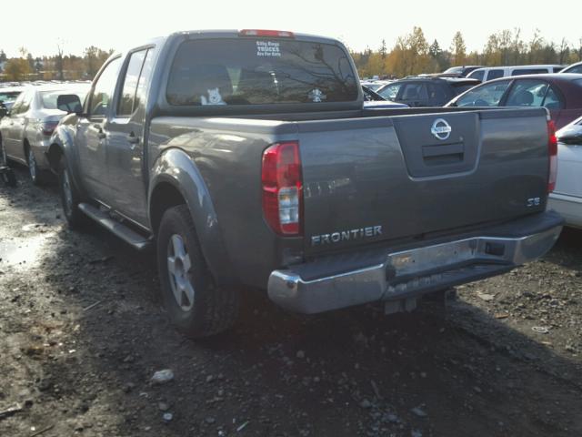 1N6AD07U46C417319 - 2006 NISSAN FRONTIER C GRAY photo 3