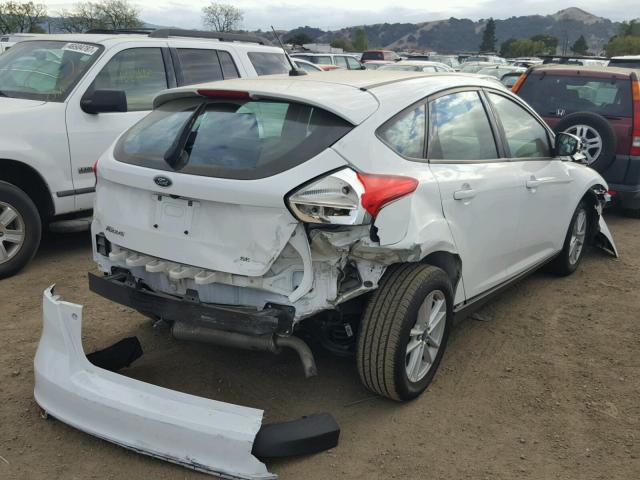 1FADP3K22GL214080 - 2016 FORD FOCUS SE WHITE photo 4