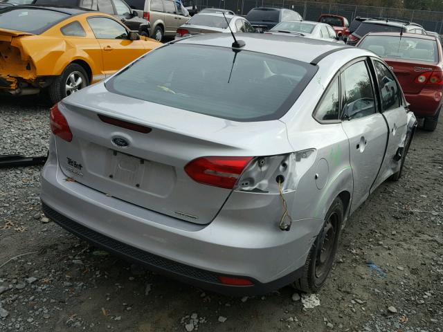 1FADP3E24FL345960 - 2015 FORD FOCUS S SILVER photo 4