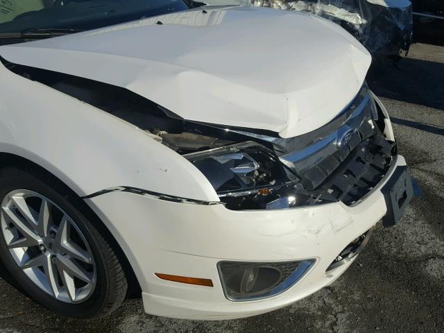 3FAHP0JA2BR202661 - 2011 FORD FUSION WHITE photo 9