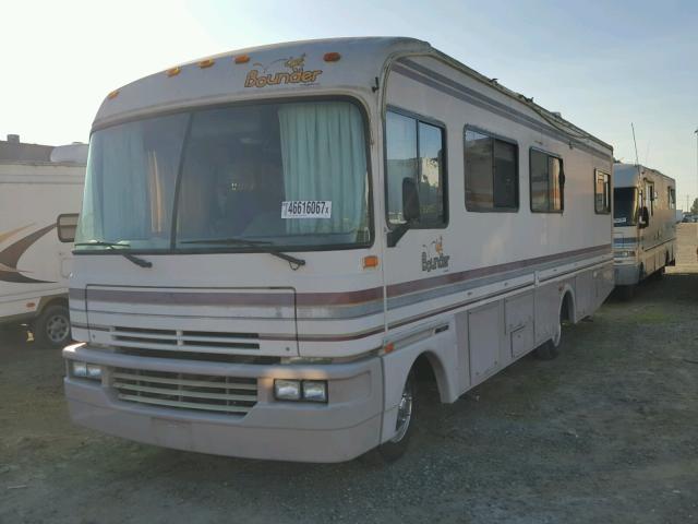 1GBKP37NXP3321760 - 1994 FLEE MOTORHOME WHITE photo 2