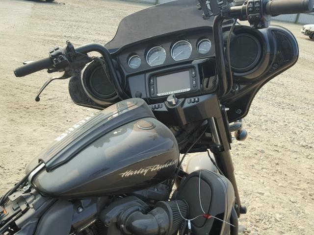 1HD1PXF18HB961131 - 2017 HARLEY-DAVIDSON FLHXSE CVO BLACK photo 5