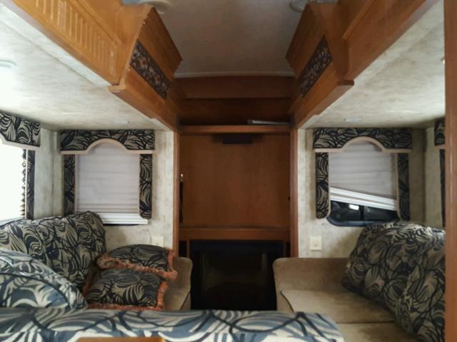 4YDF37527C4700709 - 2012 KEYSTONE MONTANA WHITE photo 5